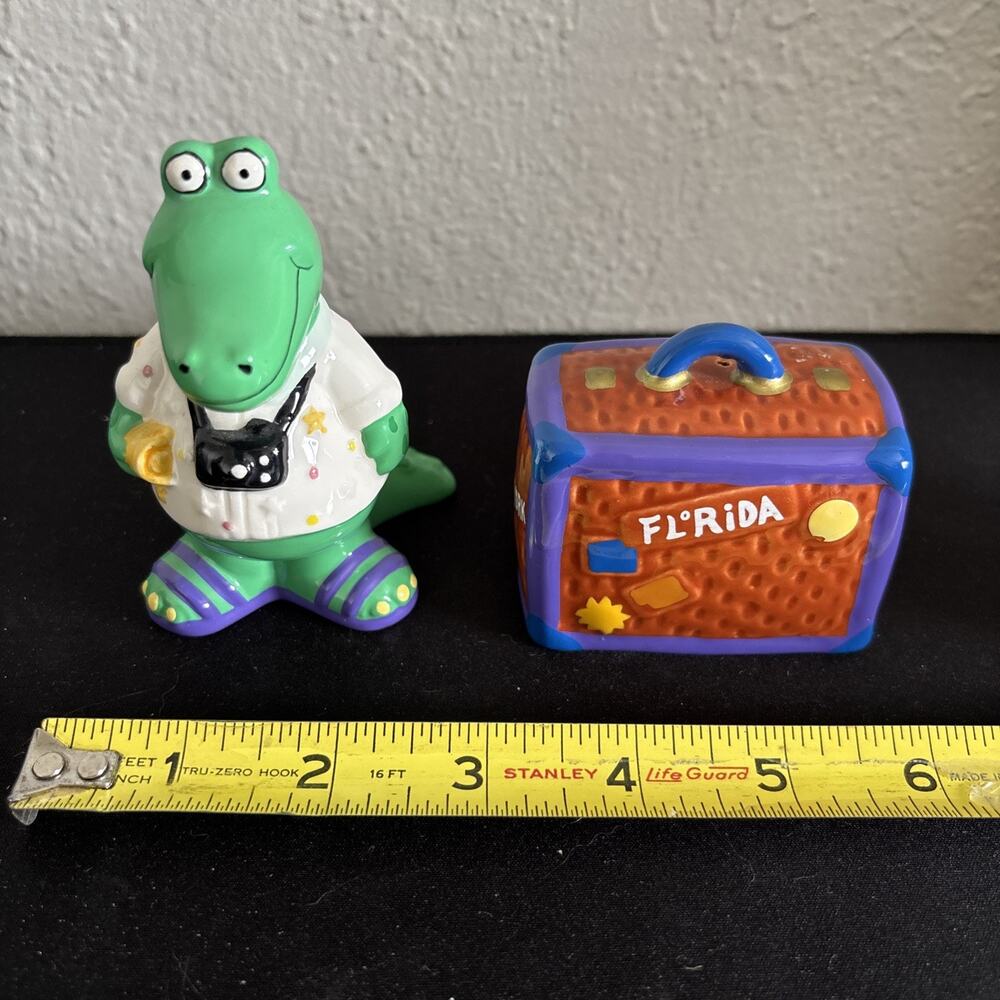Vintage Russ Berrie Tourist Florida Alligator & Luggage Salt And Pepper Shakers